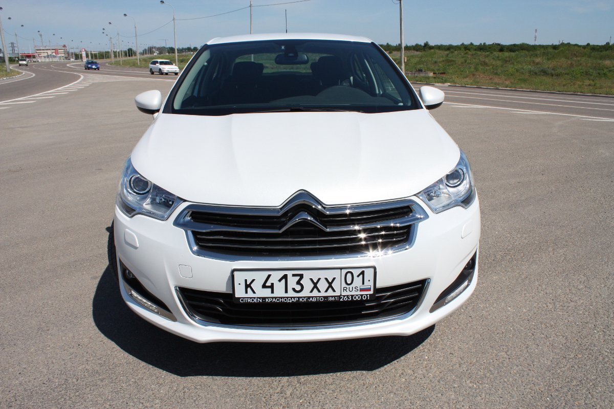 Citroën C4. Седан по-французски