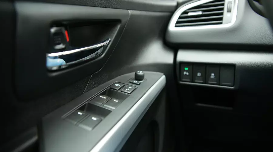 Тест-драйв Suzuki SX4. Обновленный вариант 2016 – 2017 года &copy;&nbsp;Фото ЮГА.ру