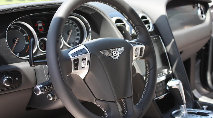 Знакомьтесь, Bentley. Новый Continental GT V8 S © Фото ЮГА.ру