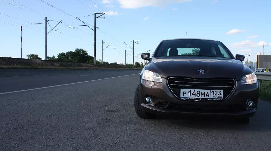 Peugeot 301 &copy;&nbsp;Фото ЮГА.ру