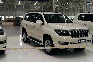 Китайский Land Cruiser &copy;&nbsp;Фото с сайта tlc.ucoz.ae