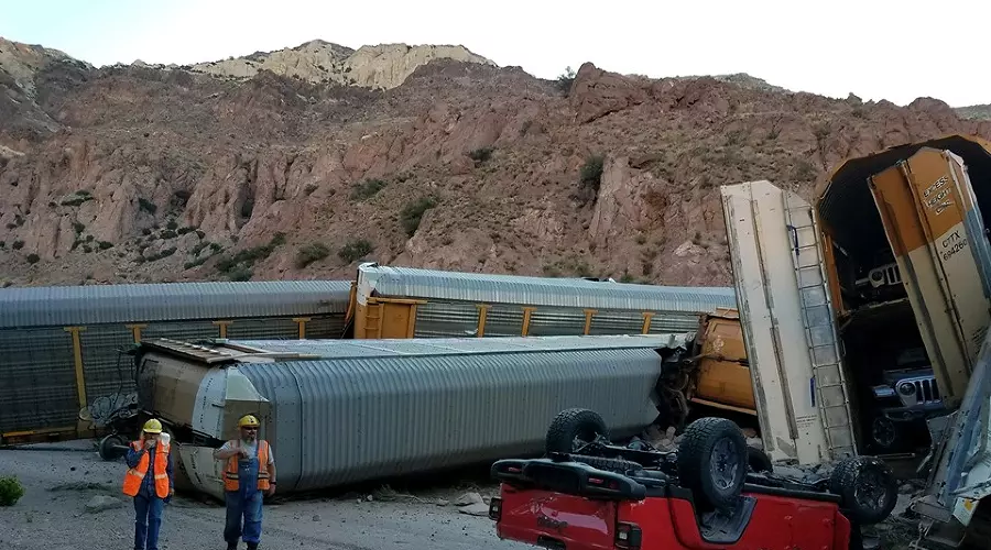 Авария поезда в США &copy;&nbsp;Фото Lincoln County Sheriff's Office Nevada