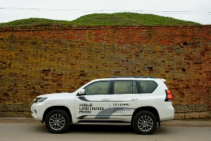 Toyota Land Cruiser Prado &copy;&nbsp;Фото Евгения Мельченко, Юга.ру