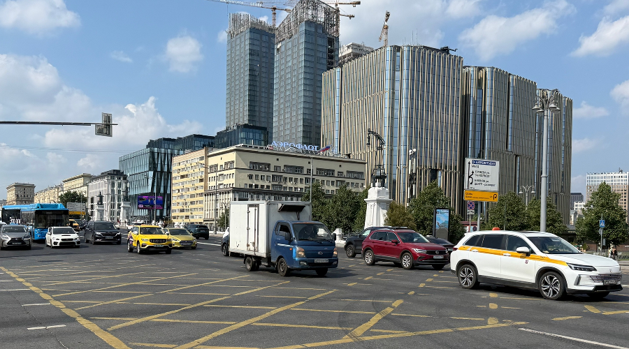 автомобиль дорога &copy;&nbsp;Фото ЮГА.ру