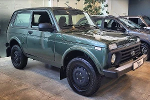 «Нива» в новом цвете &copy;&nbsp;Фото Telegram-канал Максима Кадакова