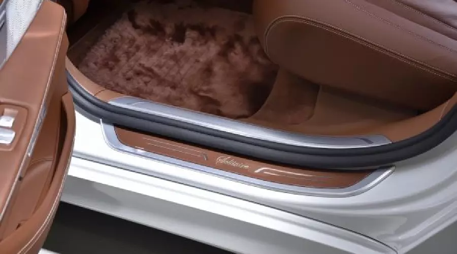 BMW Group представляет специальные версии нового BMW 7 серии © Фото ЮГА.ру BMW Group представляет специальные версии нового BMW 7 серии © Фото ЮГА.ру