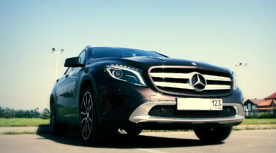 Mercedes-Benz. Не в бровь, а в GLAз &copy;&nbsp;Фото ЮГА.ру