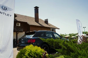 Кроссовер Bentley Bentayga &copy;&nbsp;Фото Евгения Мельченко, Юга.ру