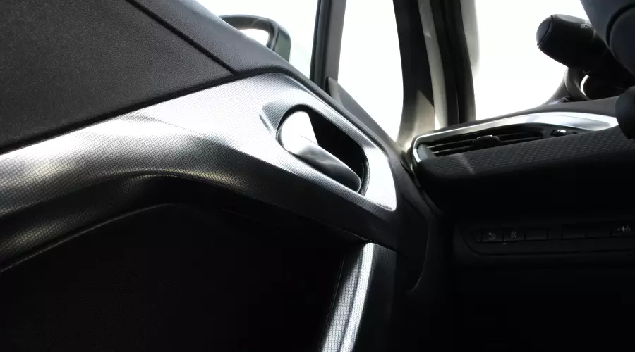 Peugeot 2008. Компактный французский "Львенок" &copy;&nbsp;Фото ЮГА.ру