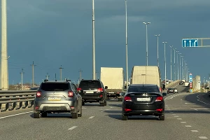 автомобиль &copy;&nbsp;Сгенерировано с помощью нейросети Gigachat