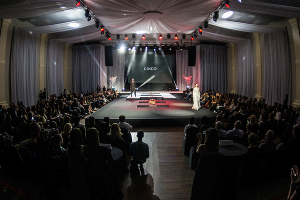 В Краснодаре состоялся модный показ "EQUUS Fashion Night" © Фото ЮГА.ру