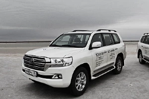 Новый Toyota Land Cruiser 200 &copy;&nbsp;Фото ЮГА.ру