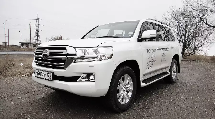Тест-драйв нового Toyota Land Cruiser 200. В чем соль, брат &copy;&nbsp;Фото ЮГА.ру