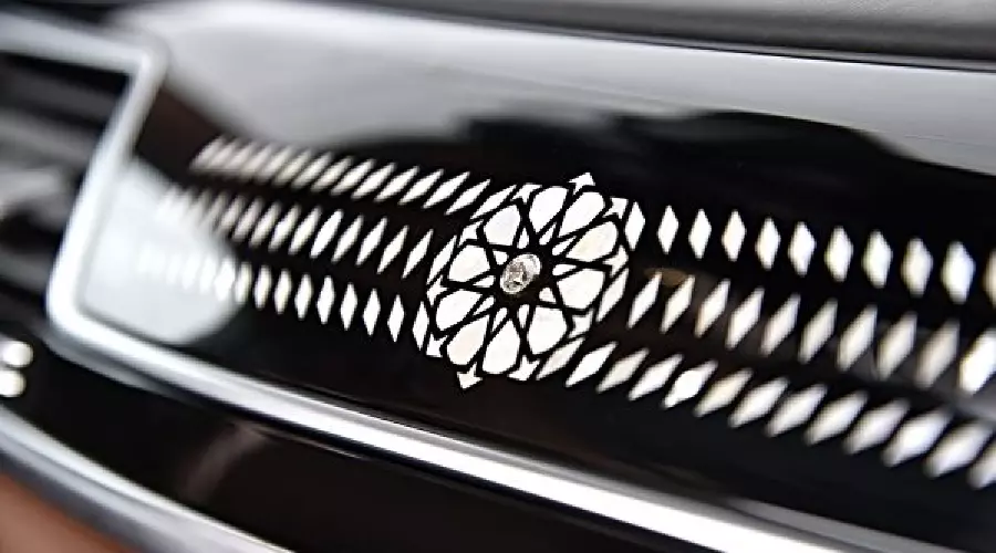 BMW Group представляет специальные версии нового BMW 7 серии © Фото ЮГА.ру BMW Group представляет специальные версии нового BMW 7 серии © Фото ЮГА.ру