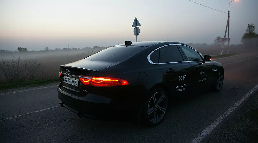 Тест-драйв нового Jaguar XF 2016 модельного года © Фото ЮГА.ру Тест-драйв нового Jaguar XF 2016 модельного года © Фото ЮГА.ру