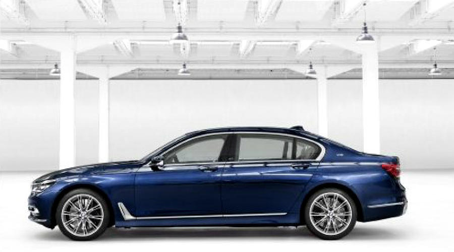 BMW представляет юбилейную версию седана BMW Individual 7 серии "THE NEXT 100 YEARS" © Фото ЮГА.ру