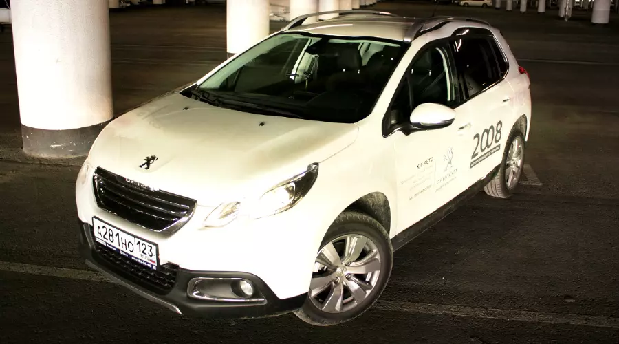 Peugeot 2008. Компактный французский "Львенок" &copy;&nbsp;Фото ЮГА.ру