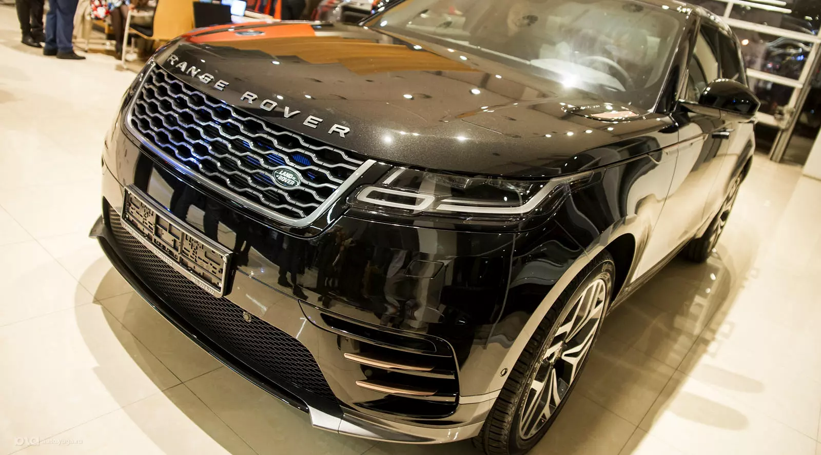 Range Rover Velar. Гламур и внедорожье