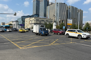 автомобиль дорога &copy;&nbsp;Фото ЮГА.ру