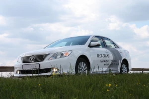 Toyota Camry 01 &copy;&nbsp;Фото ЮГА.ру