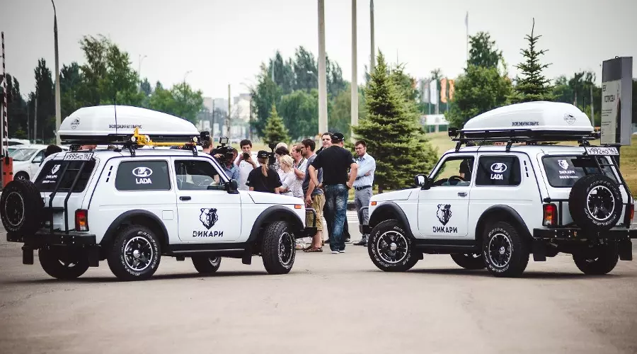 "Дикари" штурмуют Эльбрус: начало сезона экстремальных путешествий на LADA 4х4 (фото Сергея Матвеева) © Фото ЮГА.ру "Дикари" штурмуют Эльбрус: начало сезона экстремальных путешествий на LADA 4х4 (фото Сергея Матвеева) © Фото ЮГА.ру