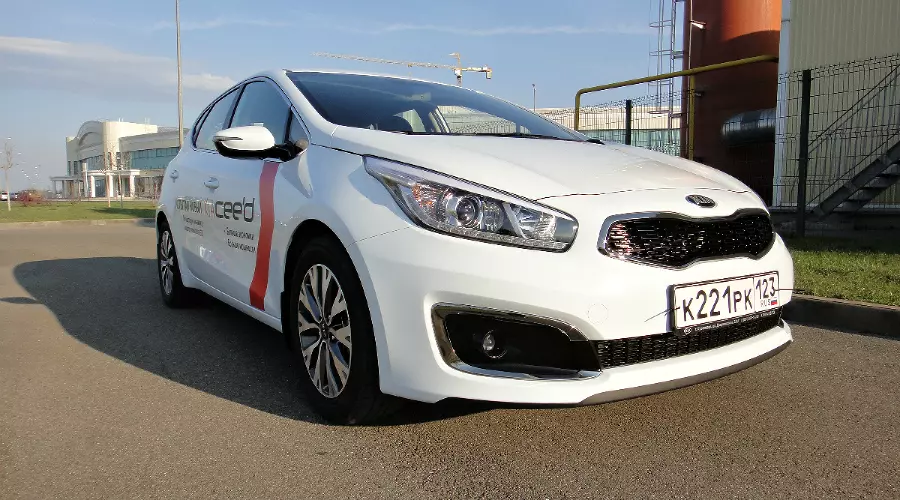 Тест-драйв нового Kia Cee'd 2016 года &copy;&nbsp;Фото ЮГА.ру