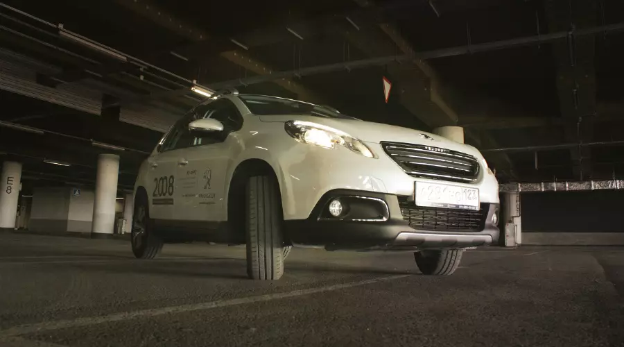 Peugeot 2008. Компактный французский "Львенок" &copy;&nbsp;Фото ЮГА.ру