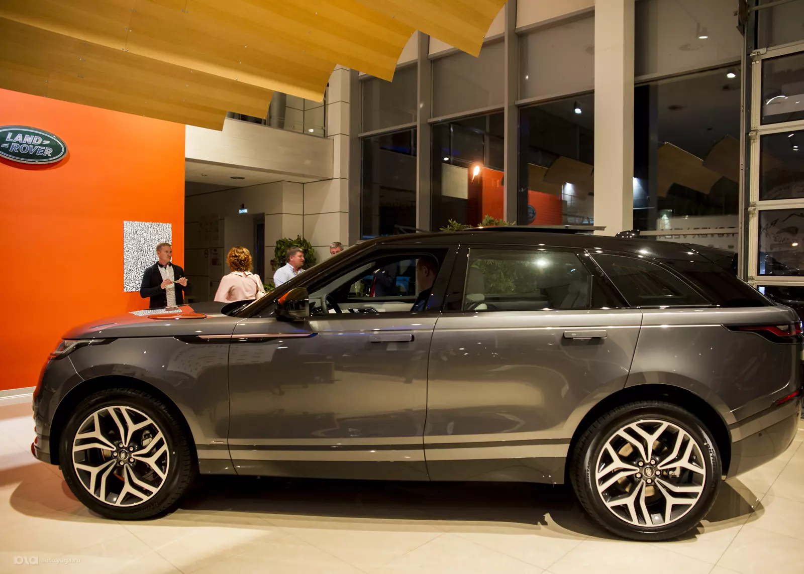 Экстерьер Range Rover Velar