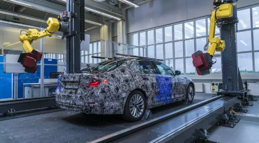Компания BMW представила уникальную технологию создания 3D-модели автомобиля © Фото ЮГА.ру Компания BMW представила уникальную технологию создания 3D-модели автомобиля © Фото ЮГА.ру