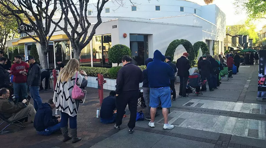 Очередь на оформление предзаказа Tesla Model 3