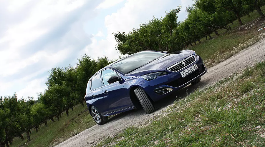 Peugeot 308 GT Line. Форсированый лев пришел в Россию &copy;&nbsp;Фото ЮГА.ру