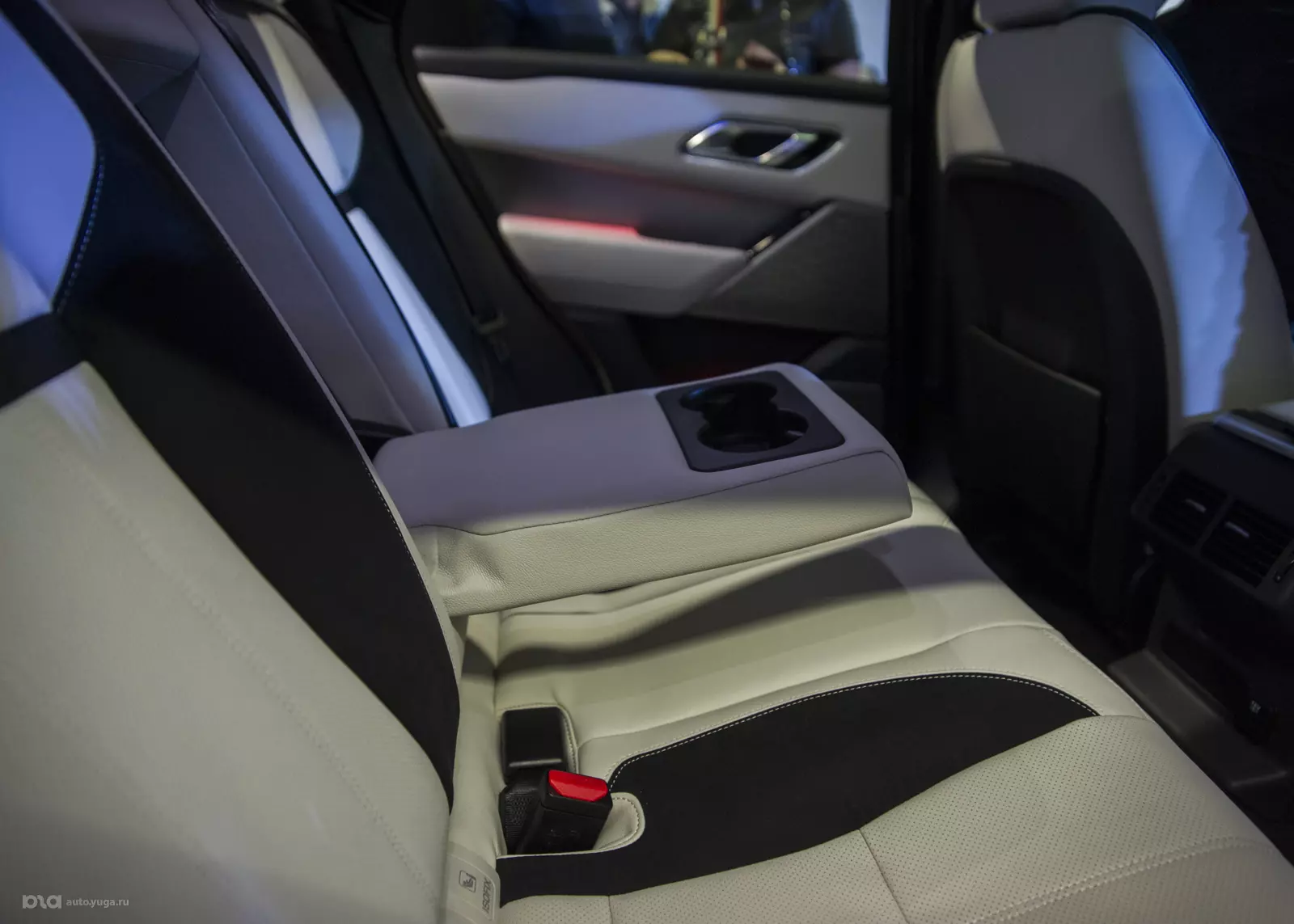Салон Range Rover Velar