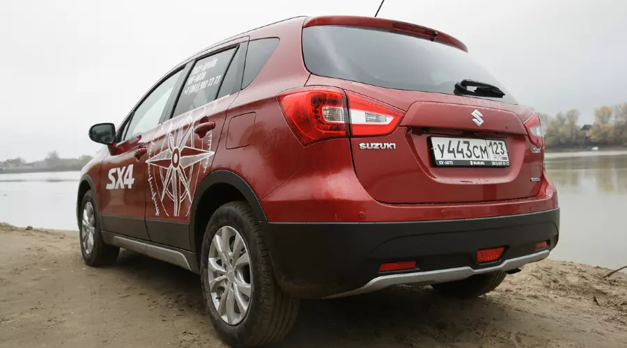 Тест-драйв Suzuki SX4. Обновленный вариант 2016 – 2017 года &copy;&nbsp;Фото ЮГА.ру