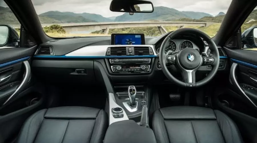 Компания BMW представила специальные версии BMW 4 серии в честь российского этапа DTM © Фото ЮГА.ру Компания BMW представила специальные версии BMW 4 серии в честь российского этапа DTM © Фото ЮГА.ру