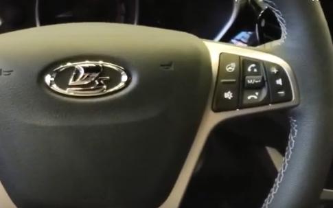 Кожаный руль новой Lada Vesta