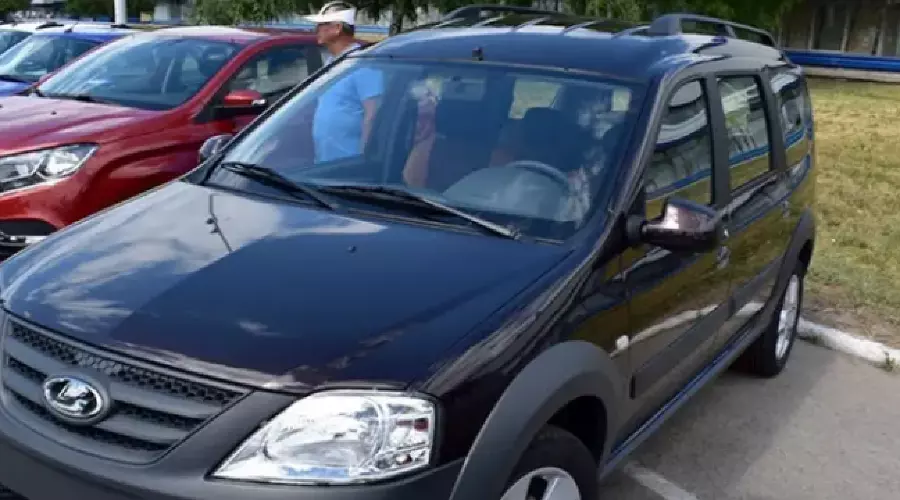 Lada Largus &copy;&nbsp;Фото Евгения Мельченко, Юга.ру