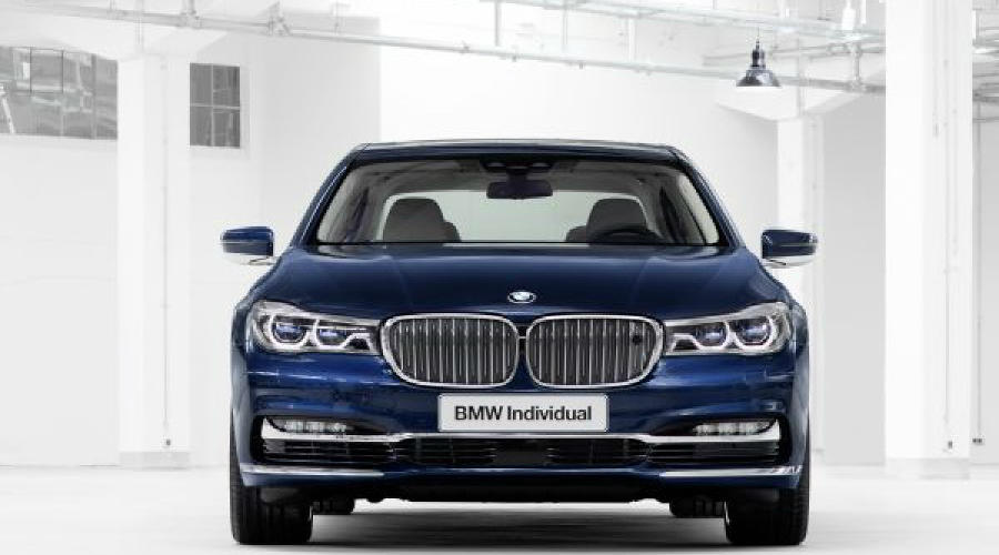 BMW представляет юбилейную версию седана BMW Individual 7 серии "THE NEXT 100 YEARS" © Фото ЮГА.ру