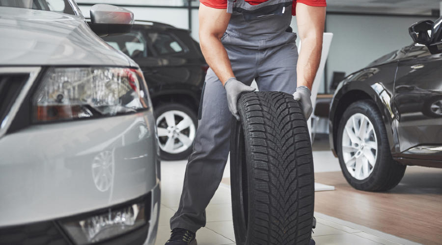 шины автомобиля &copy;&nbsp;Изображение сгенерировано нейросетью Gigachat