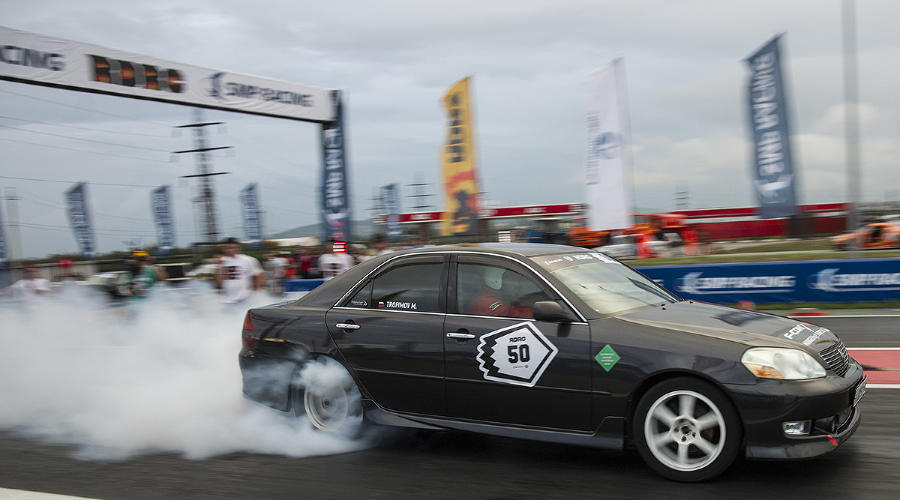 Самые быстрые машины России в столице Чечни &copy;&nbsp;Фото Евгения Мельченко, Юга.ру