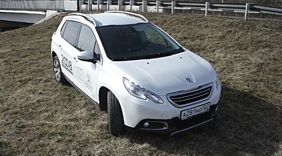 Peugeot 2008. Компактный французский "Львенок" &copy;&nbsp;Фото ЮГА.ру
