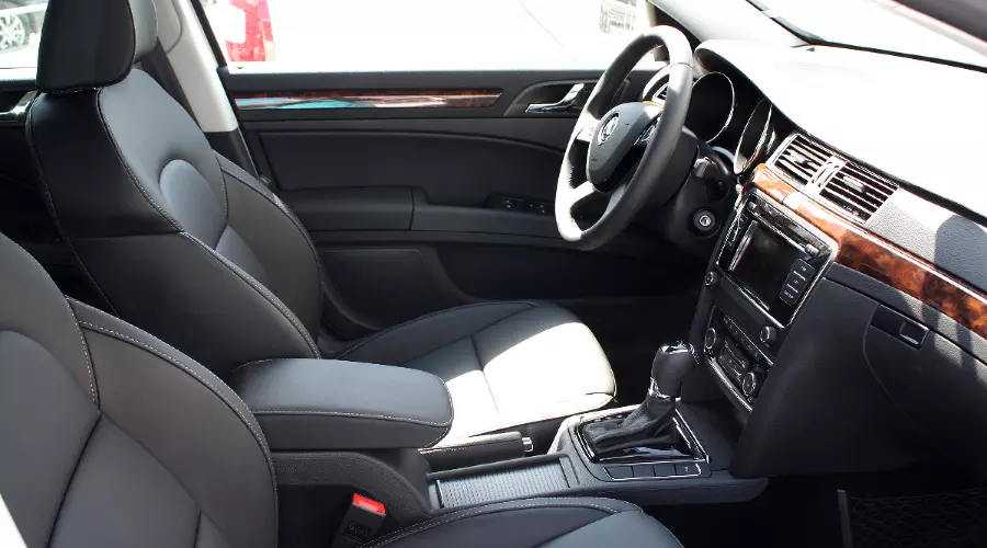 Обновленный ŠKODA Superb &copy;&nbsp;Фото ЮГА.ру