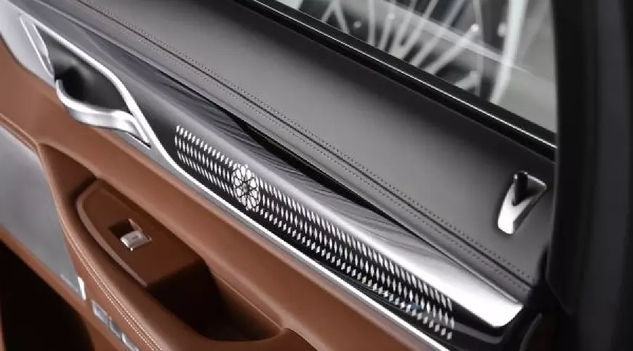 BMW Group представляет специальные версии нового BMW 7 серии © Фото ЮГА.ру BMW Group представляет специальные версии нового BMW 7 серии © Фото ЮГА.ру