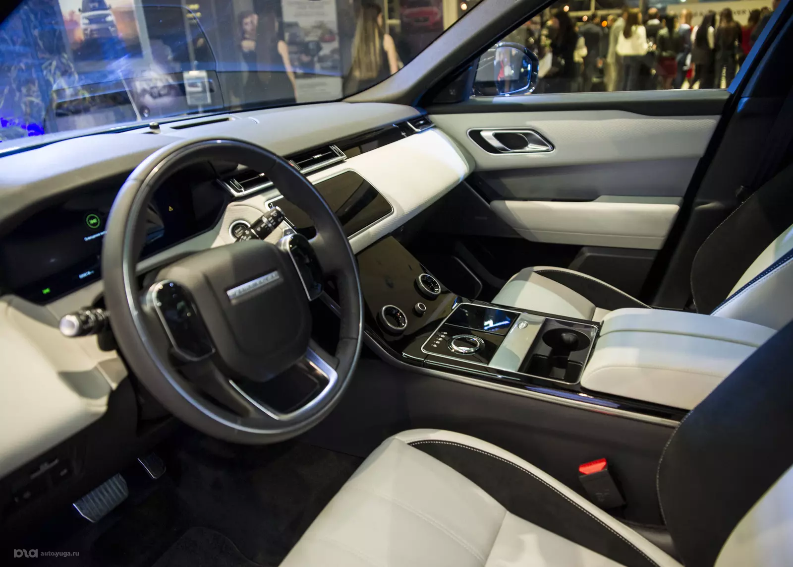Салон Range Rover Velar