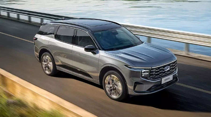 Ford Edge L.  &copy;&nbsp;Фото Ford