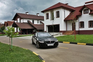 Jaguar XE. Компактный британский кот с резвым нравом &copy;&nbsp;Фото ЮГА.ру