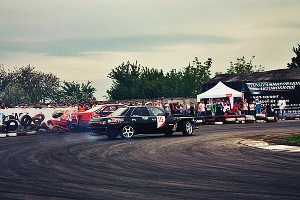 Чемпионат по дрифту "Drift Battle Series 2015". Первый этап в Усть-Лабинске &copy;&nbsp;Фото ЮГА.ру