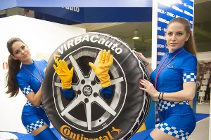 Автомобильная выставка MOBI в Краснодаре &copy;&nbsp;Елена Синеок, ЮГА.ру