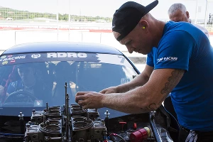 Ремонт машин &copy;&nbsp;Фото Евгения Мельченко, Юга.ру