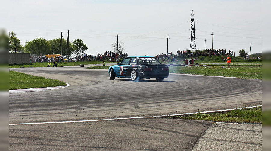 Первый этап чемпионата "Drift Battle Series" в Усть-Лабинске © Фото ЮГА.ру