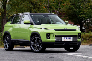 Кроссовер Icon © Фото Geely